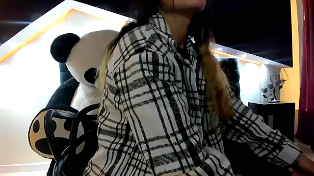 Coral Gibson online show from February 14, 12:14 pm