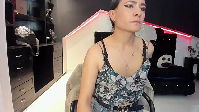 Coral Gibson online show from September 11, 12:38 pm