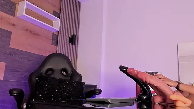 Ellaochoa online show from September 25, 11:36 am