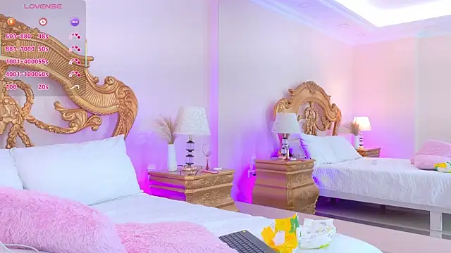 Snapshot of AshleyFerri chatting on April 1, 12:06 pm AshleyFerri online show from April 1, 12:06 pm