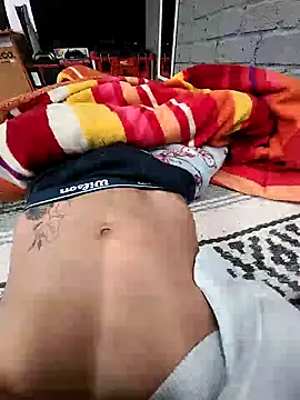 Snapshot of emiur chatting on December 19, 6:56 pm emiur online show from December 19, 6:56 pm