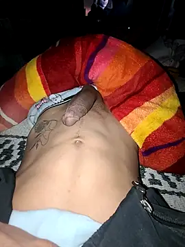 Snapshot of emiur chatting on February 13, 12:24 am emiur online show from February 13, 12:24 am