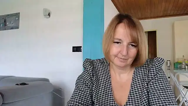 Snapshot of Sandcoq chatting on June 10, 8:02 am Sandcoq online show from June 10, 8:02 am