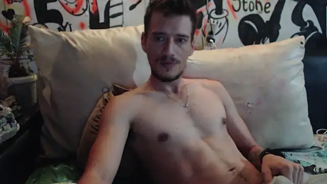 roystonee01 online show from October 16, 10:27 am