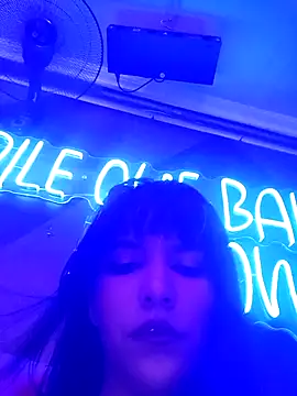 Snapshot of misskitty19-01 chatting on December 13, 3:05 am misskitty19-01 online show from December 13, 3:05 am