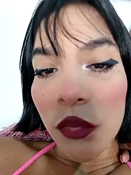 Snapshot of misskitty19-01 chatting on January 28, 11:38 am misskitty19-01 online show from January 28, 11:38 am