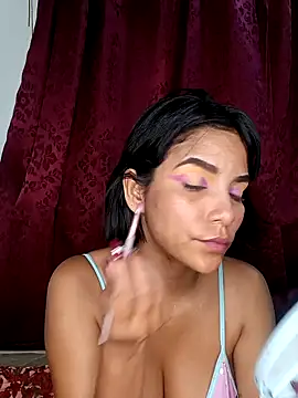 Snapshot of misskitty19-01 chatting on February 8, 11:22 am misskitty19-01 online show from February 8, 11:22 am