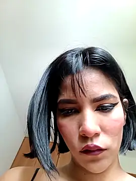 Snapshot of misskitty19-01 chatting on February 18, 5:53 pm misskitty19-01 online show from February 18, 5:53 pm