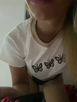 Snapshot of Carolinen chatting on January 31, 11:45 pm Carolinen online show from January 31, 11:45 pm
