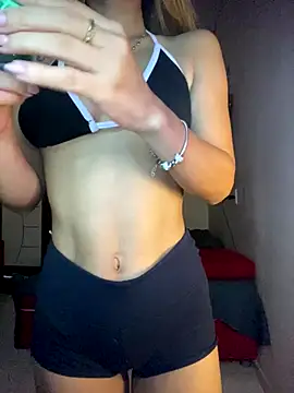 Snapshot of Carolinen chatting on September 10, 6:19 pm Carolinen online show from September 10, 6:19 pm