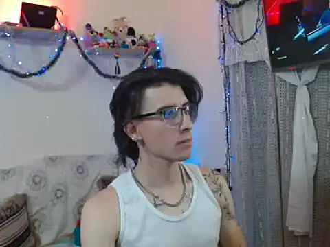 Snapshot of Yedrix chatting on December 3, 2:47 am Yedrix online show from December 3, 2:47 am