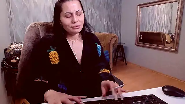 Sara Poison online show from February 10, 3:35 am