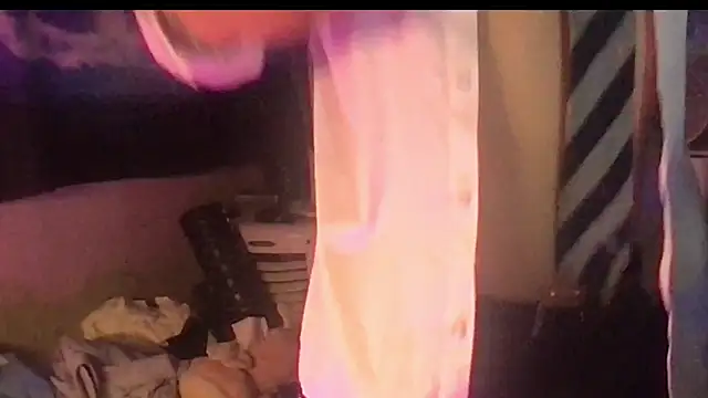 ex199212 online show from March 2, 5:25 pm