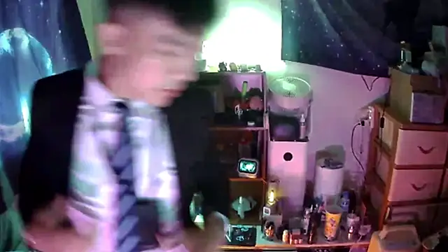 ex199212 online show from March 7, 7:19 am