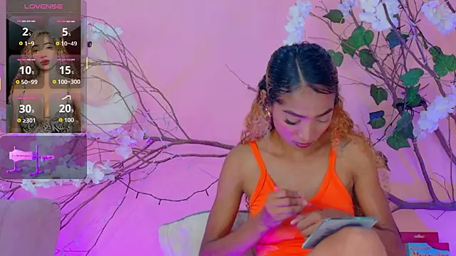 Charlotte Love10 online show from April 8, 8:53 pm