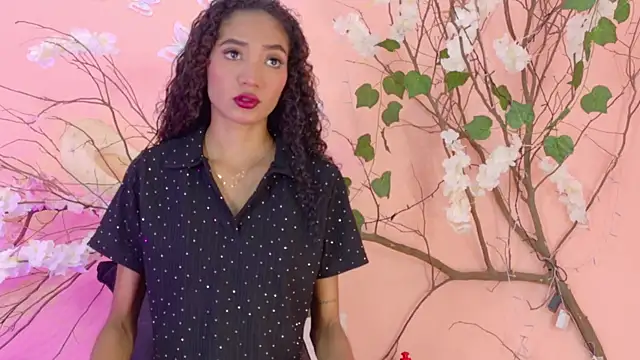 Charlotte Love10 online show from July 5, 7:54 pm