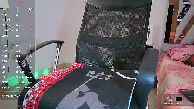 littleayshel online show from March 14, 5:13 pm