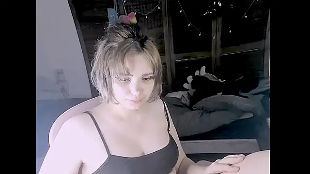 Snapshot of madokapruriens chatting on November 16, 3:45 am madokapruriens online show from November 16, 3:45 am