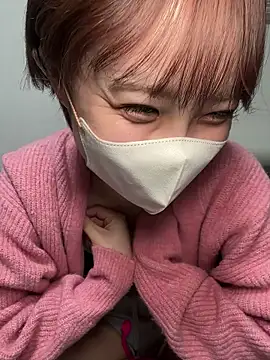 Snapshot of -x_MIU_x chatting on March 3, 10:21 am -x MIU x online show from March 3, 10:21 am