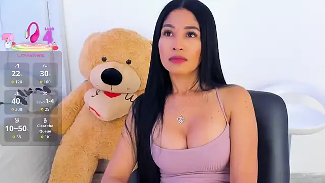 Snapshot of saralife chatting on April 7, 11:10 am saralife online show from April 7, 11:10 am