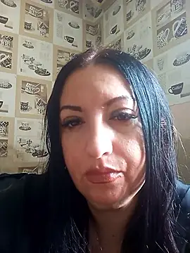Snapshot of Veronica-Celie chatting on May 6, 11:15 am Veronica-Celie online show from May 6, 11:15 am