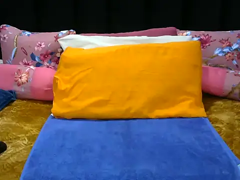 Pearl 00 online show from May 20, 5:24 am