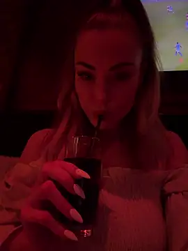 MilaMaaay online show from March 22, 6:11 pm