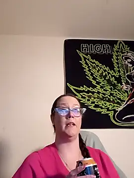 Snapshot of TheGoldenLotus chatting on February 28, 9:25 am TheGoldenLotus online show from February 28, 9:25 am