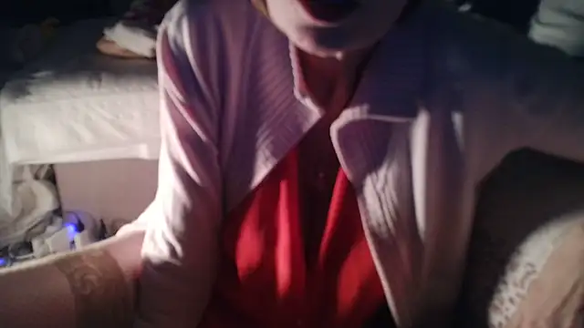 Snapshot of VeneRed chatting on February 17, 7:42 pm VeneRed online show from February 17, 7:42 pm