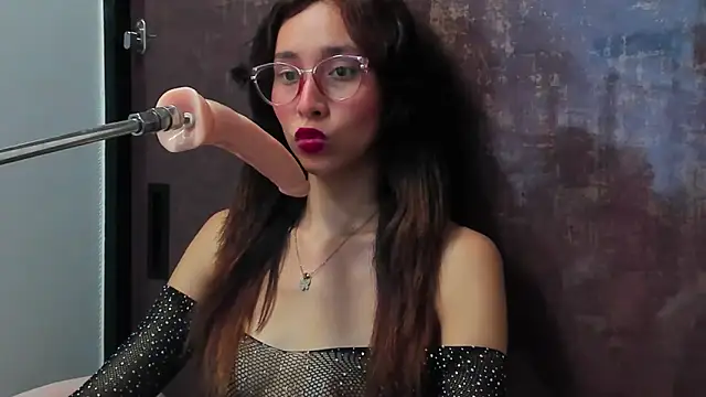 doll bella  online show from February 23, 8:00 pm