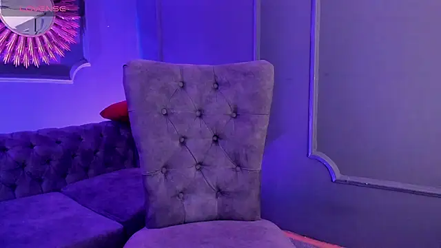 Snapshot of Lucy_Williiams chatting on January 10, 8:48 pm Lucy Williiams online show from January 10, 8:48 pm