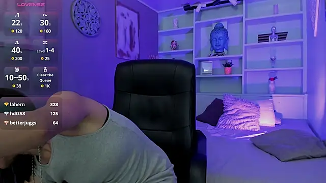 Snapshot of Lucy_Williiams chatting on February 13, 8:55 pm Lucy Williiams online show from February 13, 8:55 pm