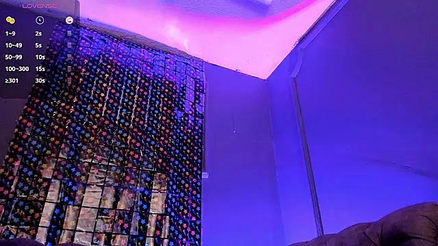 Snapshot of Lucy_Williiams chatting on March 1, 9:40 am Lucy Williiams online show from March 1, 9:40 am