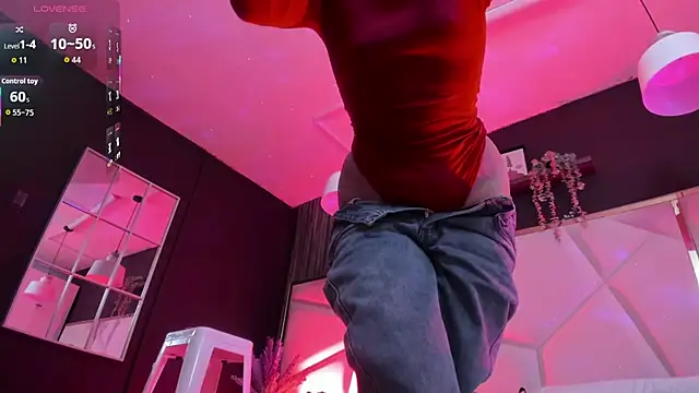 Snapshot of Lucy_Williiams chatting on September 11, 12:27 pm Lucy Williiams online show from September 11, 12:27 pm