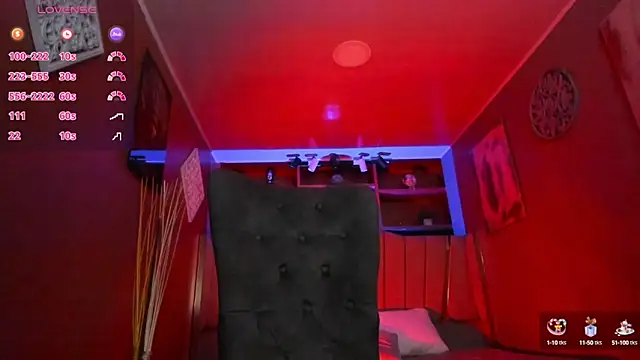 Snapshot of Lucy_Williiams chatting on September 22, 12:18 pm Lucy Williiams online show from September 22, 12:18 pm