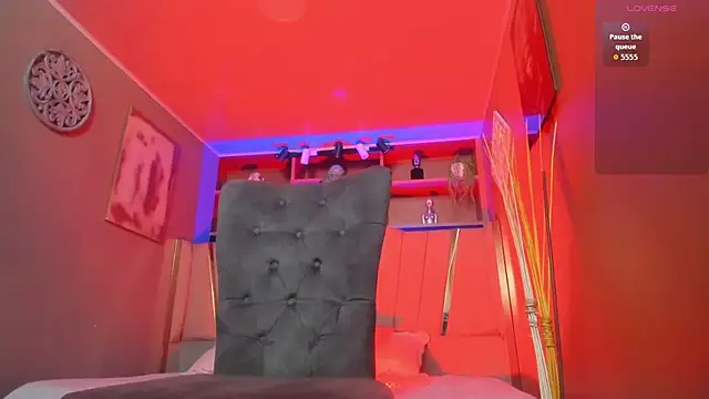 Snapshot of Lucy_Williiams chatting on October 30, 11:33 am Lucy Williiams online show from October 30, 11:33 am