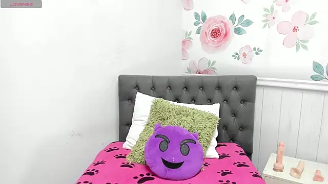 Snapshot of Sophia_abad7 chatting on February 4, 10:34 pm Sophia abad7 online show from February 4, 10:34 pm