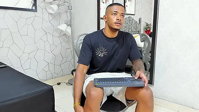 Snapshot of jackmacson chatting on December 9, 7:50 pm jackmacson online show from December 9, 7:50 pm