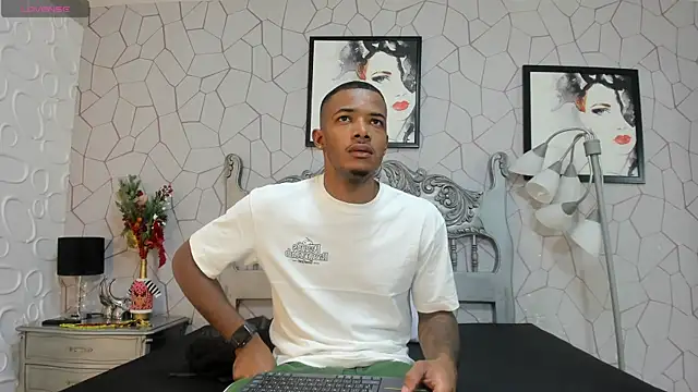 Snapshot of jackmacson chatting on January 9, 12:09 pm jackmacson online show from January 9, 12:09 pm