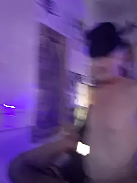 Snapshot of dreski86 chatting on October 31, 4:13 am dreski86 online show from October 31, 4:13 am