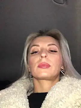 Diamond Bunny  online show from January 13, 3:04 pm