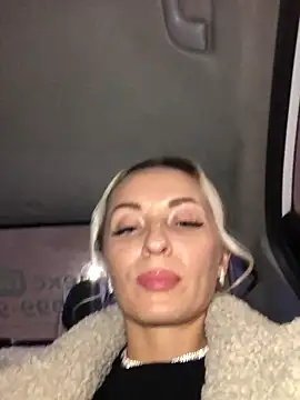 Diamond Bunny  online show from January 14, 6:28 pm