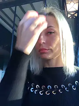 Diamond Bunny  online show from February 8, 2:38 pm