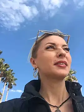 Diamond Bunny  online show from February 12, 12:33 pm