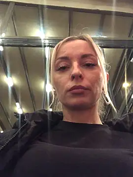 Diamond Bunny  online show from February 17, 5:32 pm