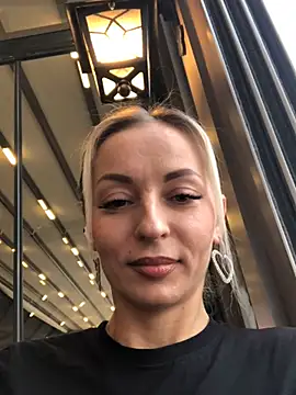 Diamond Bunny  online show from March 16, 3:39 pm