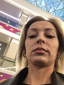 Diamond Bunny  online show from September 28, 4:01 pm