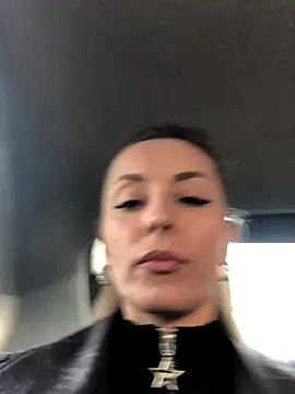 Diamond Bunny  online show from November 5, 1:55 pm