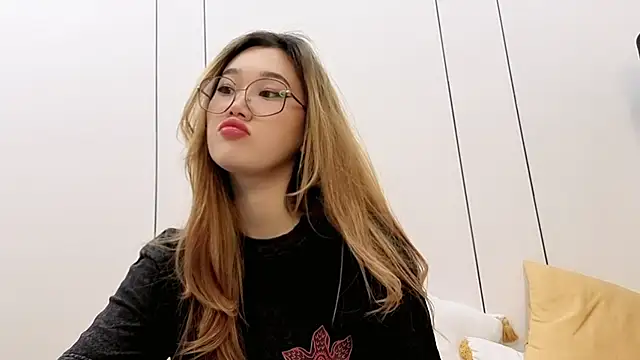 Jennatyan online show from February 5, 7:35 am