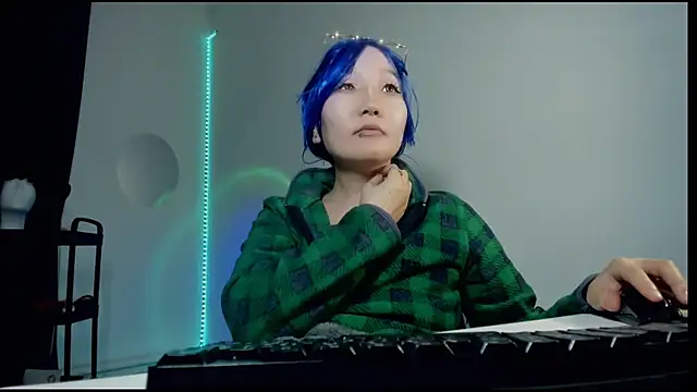 himeros goddess online show from January 17, 10:00 am